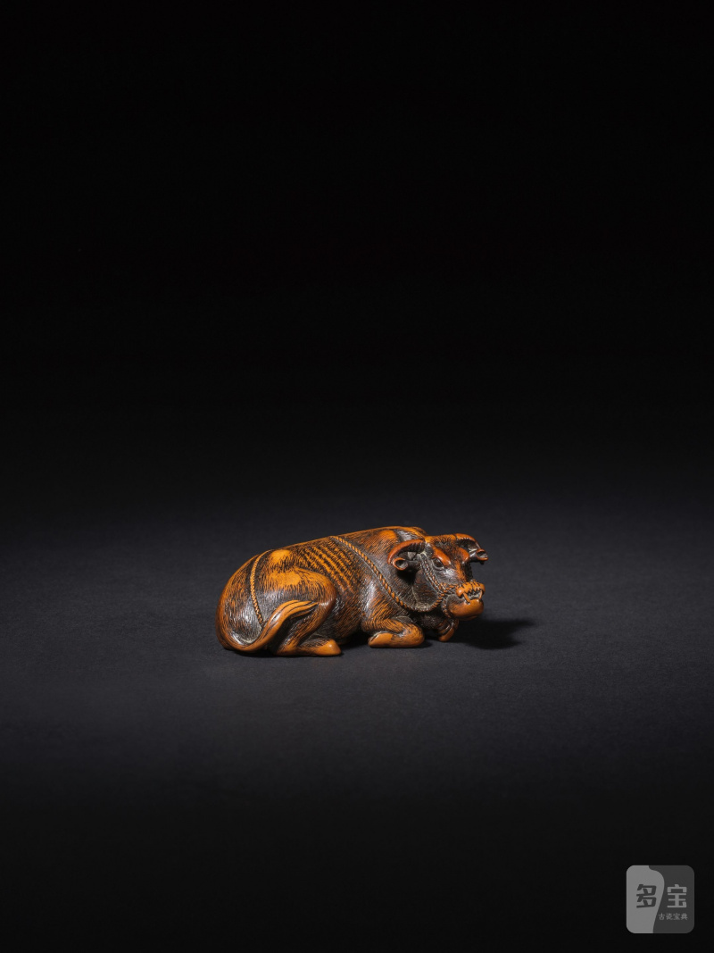 木彫根付 臥牛 銘「民谷」 19世紀前期 | NETSUKE EN BOIS REPRÉSENTANT UN BŒUF - 图2